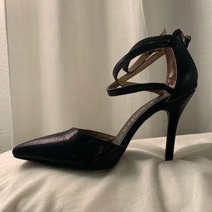 Black Strappy Textured High Heels